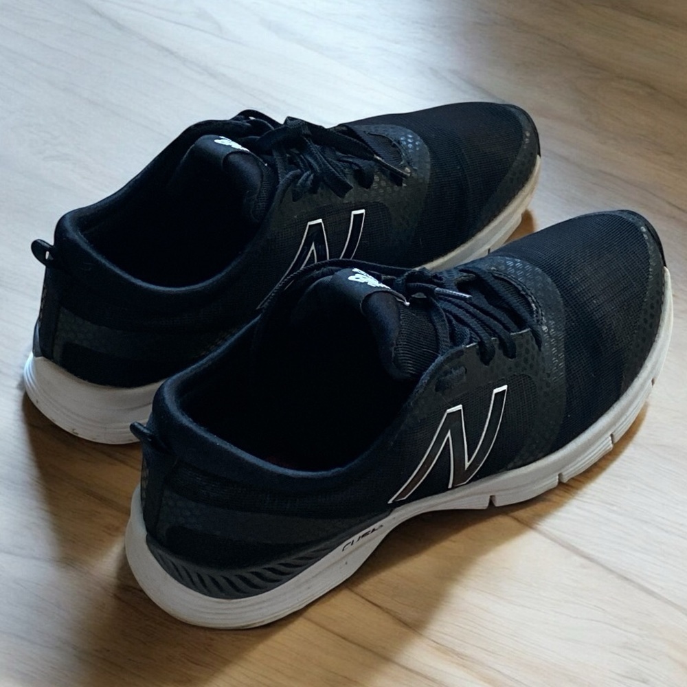 New Balance 711 Women’s Black Running Shoes Size 10.5 Gothic Dark Academia